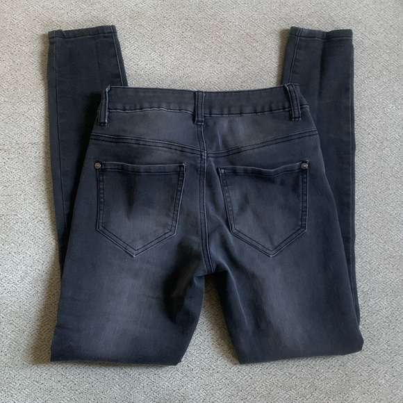 Delia’s Liv Style Black Jeans Size 3-4 - Picture 3 of 3